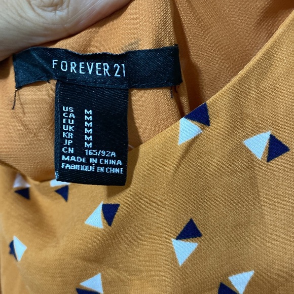 NWT Forever 21 Zip up dress with belt included - Picture 3 of 6